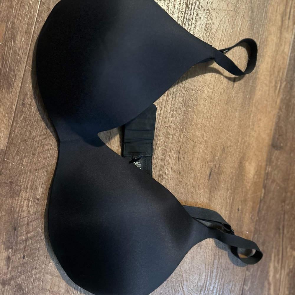 SKIMS 38D plunge bra